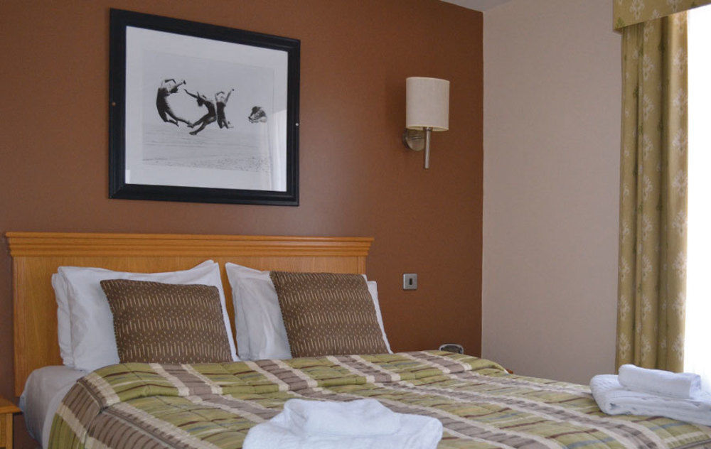 Swan Revived Hotel ميلتون كينيز المظهر الخارجي الصورة