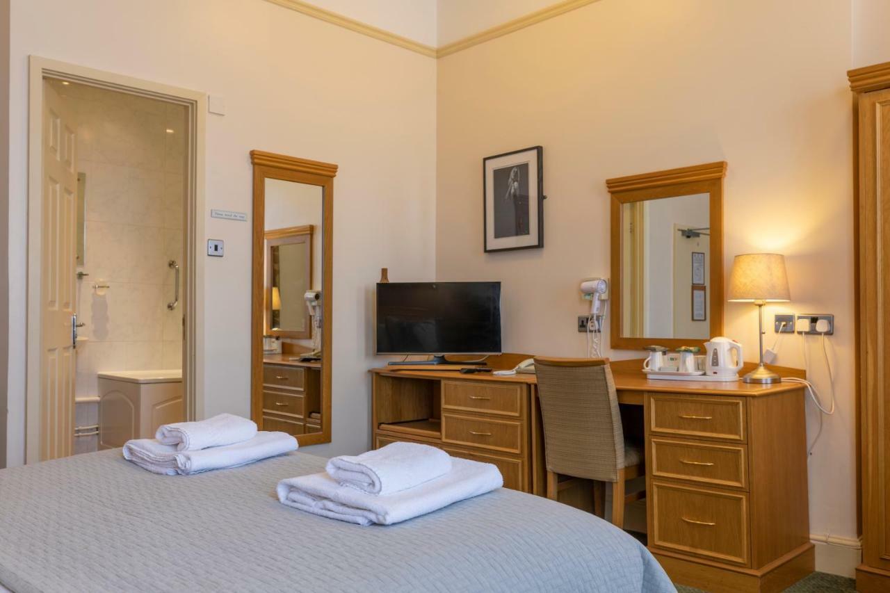 Swan Revived Hotel ميلتون كينيز المظهر الخارجي الصورة